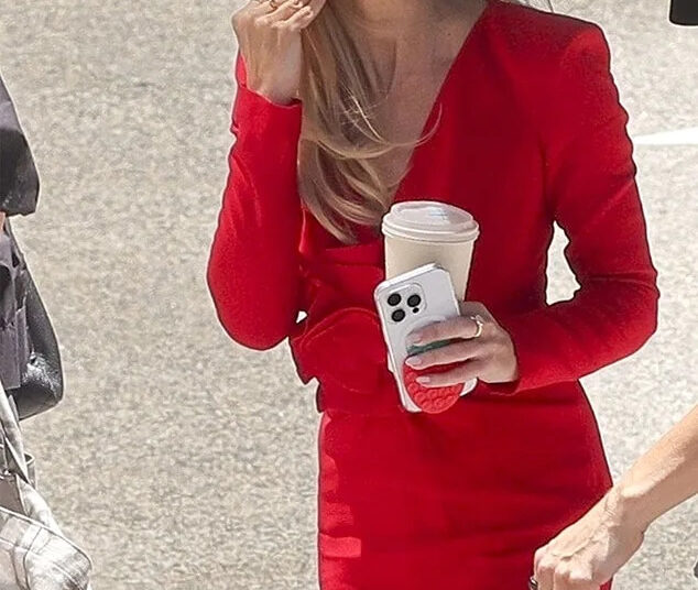 Here’s Your First Look at Sarah Michelle Gellar in Buffy Reboot