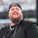 Jelly roll celebra um novo marco de perda de peso