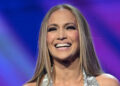 Jennifer Lopez se torna viral depois de sacudir o Intruder de Rastreamento no meio do desempenho
