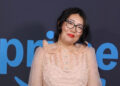 Jenny Han diz a 'The Summer I Turned bonitos' que ser 'apaixonado' não desculpa o ódio