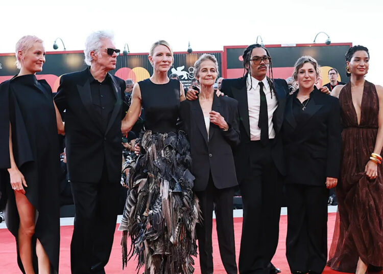Jim Jarmusch 'Pai, mãe irmã irmão' fica calor