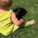 Justin Bieber compartilha novas fotos tocando com o bebê Jack Blues
