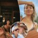 Kate Hudson Rocks Bikini e guitarra em férias em família para o Colorado