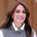 Kate Middleton atordoa em chiques verdes