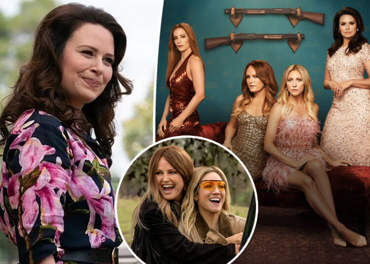 Katie Lowes provoca o retorno da segunda temporada de The Hunting Wives após a morte de Jill
