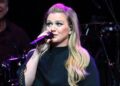Kelly Clarkson quebrou em lágrimas em Las Vegas Show 2 semanas antes da morte de ex -Brandon Blackstock - Revista Star