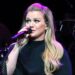 Kelly Clarkson quebrou em lágrimas em Las Vegas Show 2 semanas antes da morte de ex -Brandon Blackstock - Revista Star