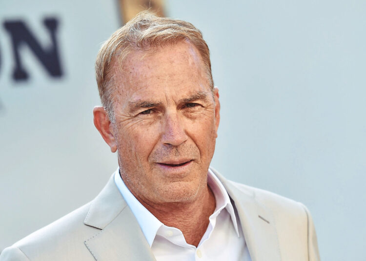 Kevin Costner lutando contra a dublê 'hedionda' processo de assédio sexual "com tudo o que ele tem" - Star Magazine