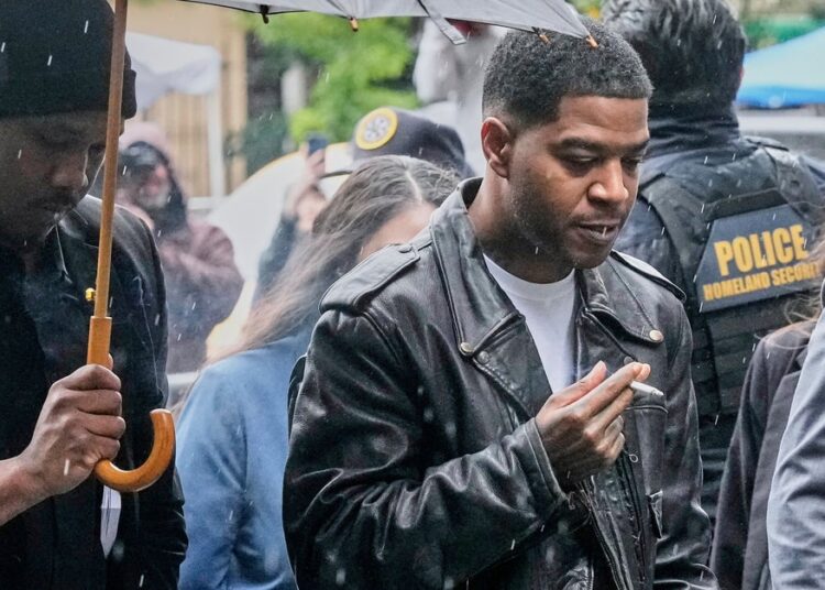 Kid Cudi diz que 'odiava cada minuto' testemunhando no julgamento de tráfico sexual de Diddy
