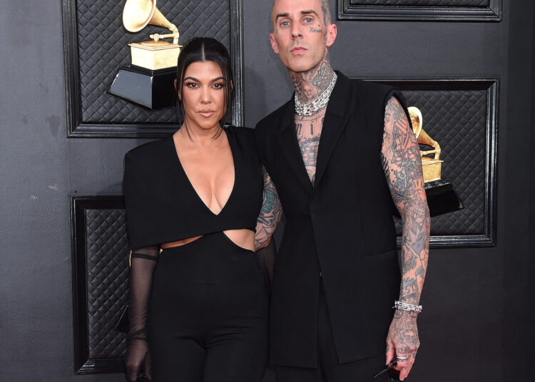 Kourtney Kardashian 'realmente quer mais filhos', o 'Suporte completo' do marido Travis Barker - Star Magazine