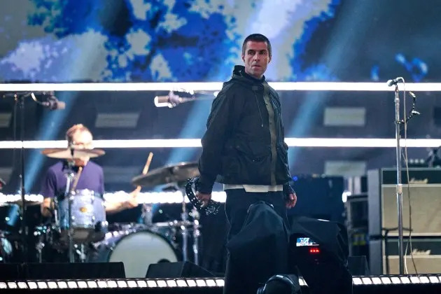 Liam Gallagher diz que está proibido de jogar pandeiro e maracas em multidões nos shows do Oasis