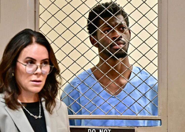 Lil Nas X acusado de atacar policiais em LA