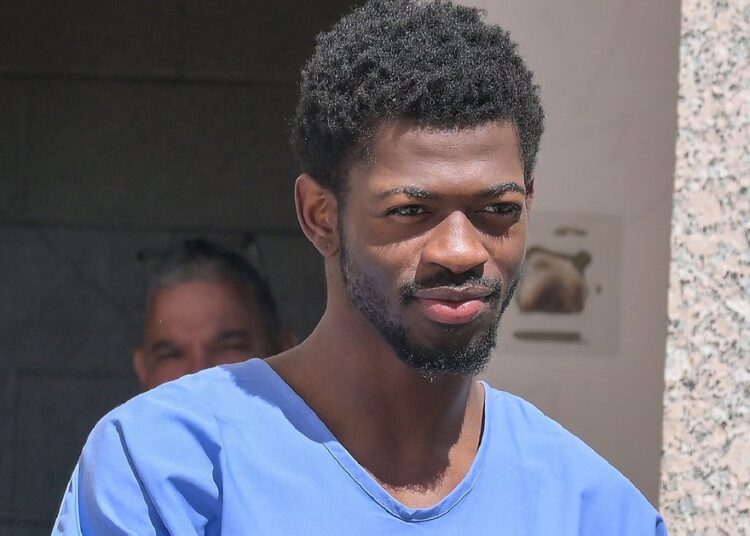 Lil Nas X se abre após sua prisão 'aterrorizante' e hospitalização