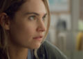 Lily James muda as regras de namoro online no trailer roubado