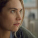 Lily James muda as regras de namoro online no trailer roubado