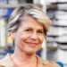 Linda Hamilton compartilha uma atualização sincera de saúde mental - notícias de celebridades - entretenimento