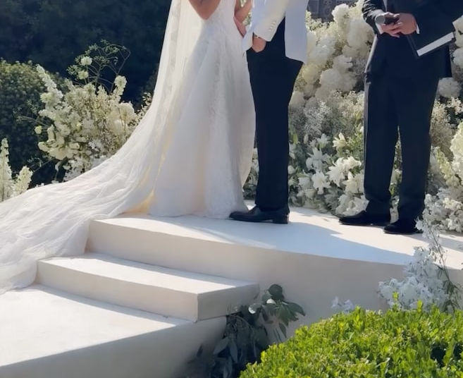Logan Paul e Nina Agdal se casam na cerimônia a lasvis em Lake Como