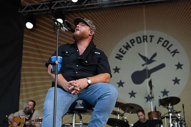 Luke Combs está usando o Instagram para Crowdsource Songs para seu próximo álbum? O que sabemos