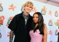 Machine Gun Kelly Gifts Filha Casie Um carro novo no MGK Day