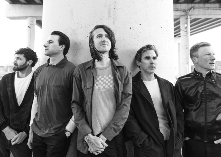Mayday Parade Anuncie o novo álbum 'Sad,' Share 'Under My Sweater'
