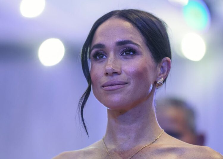 Meghan Markle revela que passou três semanas sem ver seus filhos