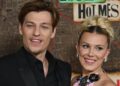 Millie Bobby Brown, Jake Bongiovi revela que eles adotaram uma menina