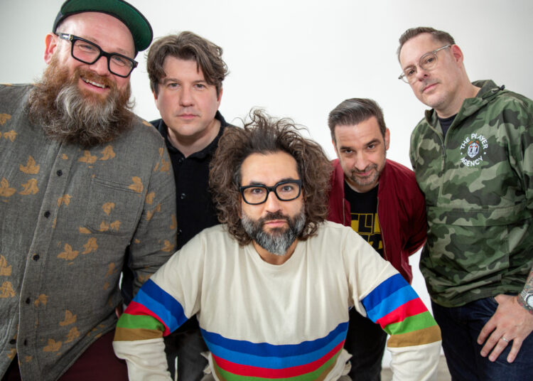 Motion City Soundtrack Lanke New Music Video para 'Your Days Are Fored'
