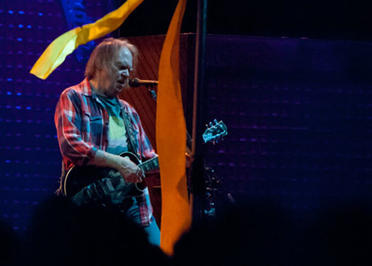 Neil Young Fires em Donald Trump com a nova música 'Big Crime'