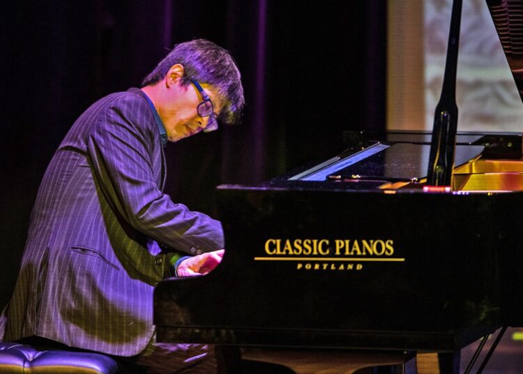 Novo diretor do Festival de Música de Siletz Bay para desafiar os artistas de embaralhamento na véspera do evento • Lincoln Chronicle