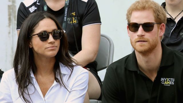 O Royals reage a Meghan Markle relembrando dias de namoro com o príncipe Harry, diz a fonte