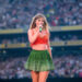 O anúncio do álbum de Taylor Swift 'Life of A Showgirl' inspira marcas a ficar com laranja brilhante