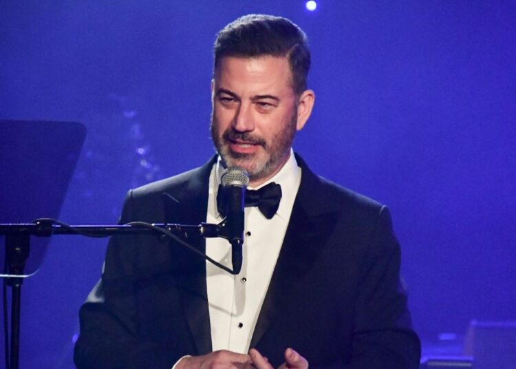 O apresentador de talk show Jimmy Kimmel confirma a cidadania italiana, pois Trump tem como alvo oponentes de celebridades
