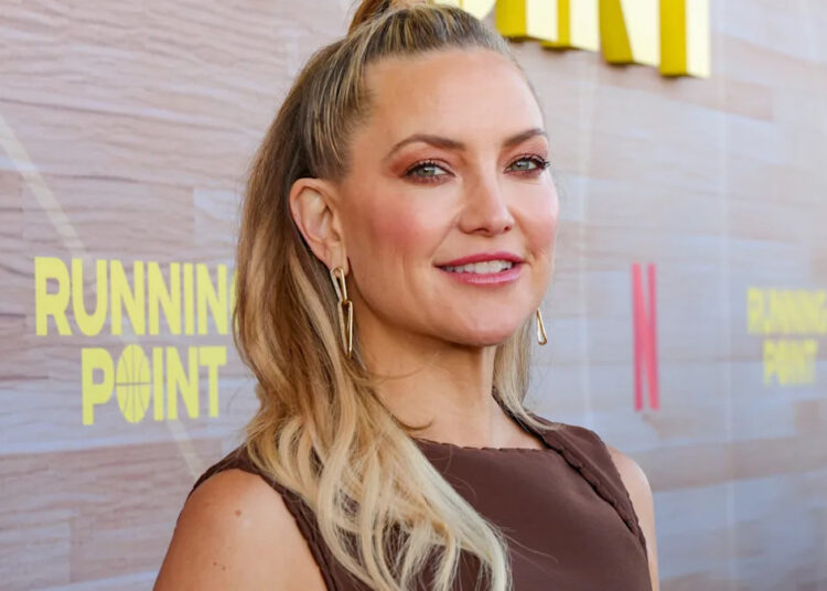 O diretor de 'Home Alone' não se lembra do minúsculo crédito de Kate Hudson no Holiday Classic