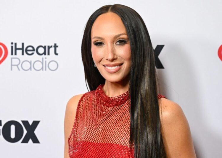O ex -aluno do DWTS Cheryl Burke emite desculpas após o post - Notícias de celebridades - entretenimento