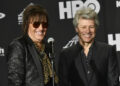 O ex -guitarrista de Bon Jovi, Richie Sambora, música de retorno 'Born To Rock' Flops: 'Não há tração'