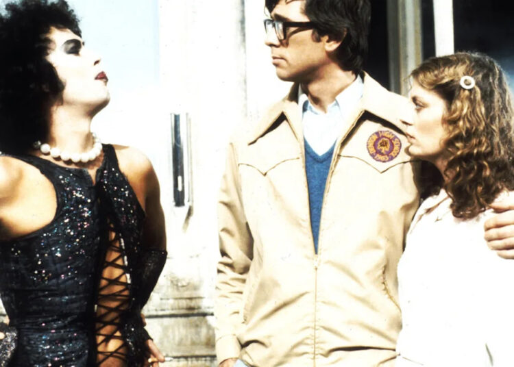 O galã '70' Rocky Horror ', 80 anos, atordoa os fãs com' Great Head of Hair 'durante a aparência rara
