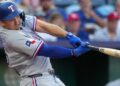 O nono turno de entrada ajuda o Texas Rangers a superar o Kansas City Royals
