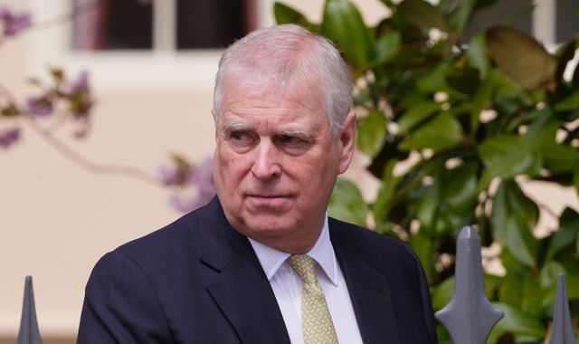 O príncipe Andrew não tem futuro público