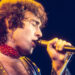 O vocalista da empresa Bad Paul Rodgers, 75, oferece desempenho inesperado de sucesso icônico e os fãs não conseguem o suficiente