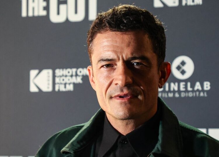 Orlando Bloom lembra 'sendo gritado em' enquanto filmou o filme brutal - Celebrity News - entretenimento