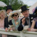 Os Crawleys compram um novo apartamento em sneak scek de 'Downton Abbey: The Grand Finale' (exclusivo)