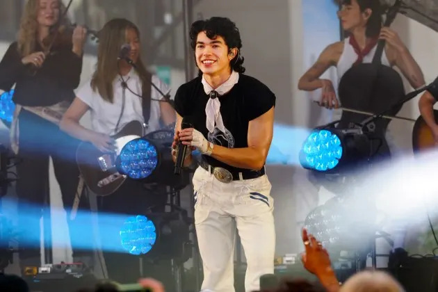 Os fãs escolhem o 'Wishbone' de Conan Gray como a nova música favorita desta semana