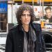 Os funcionários de Howard Stern se preparam para a morte do show, retendo o melhor material como futuro incerto