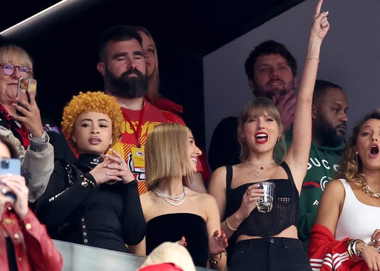 Os relacionamentos de Taylor Swift redefinidos para celebridades modernas