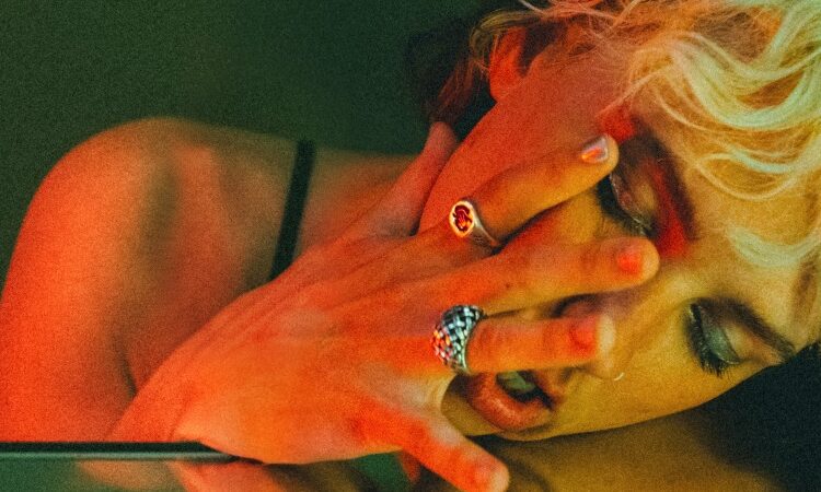 Ouça o novo single de Ronboy com Matt Berninger