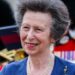 Palácio de Buckingham removeu o post de aniversário da princesa Anne e os fãs reais pensam que sabem por que