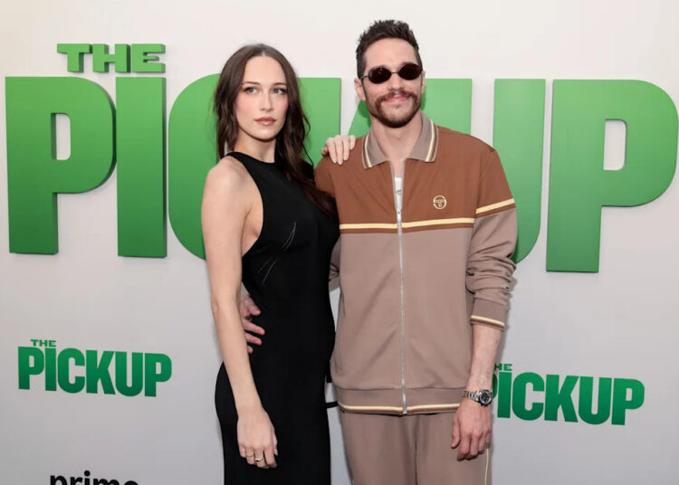Pete Davidson de partir o coração revela que se sente 'culpado' por isso na notícia do bebê dele e Elsie Hewitt