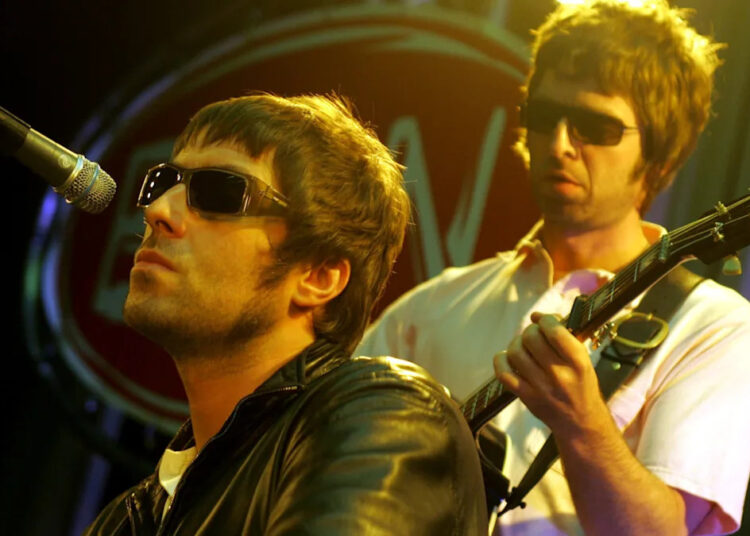 Por que 'Live Forever' se tornou um hino atemporal