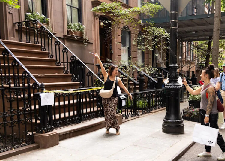 Proprietário do apartamento de Carrie Bradshaw coloca o portão para manter os fãs de sexo e cidade fora