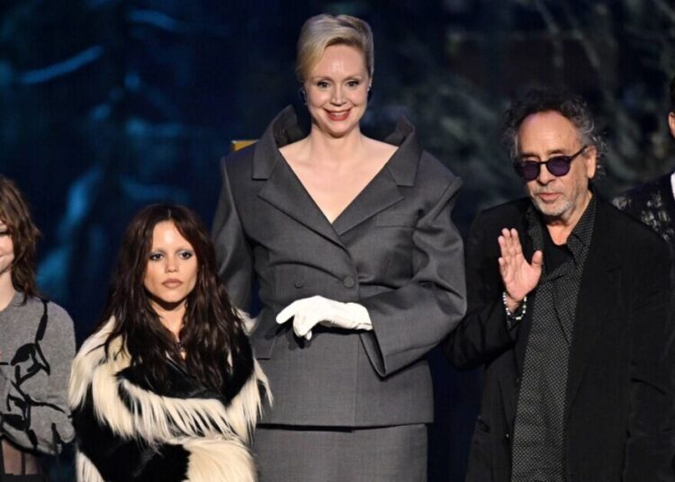 Quarta -feira, a diretora de Gwendoline Christie Height, enquanto ela retorna | Notícias de celebridades | Showbiz & TV